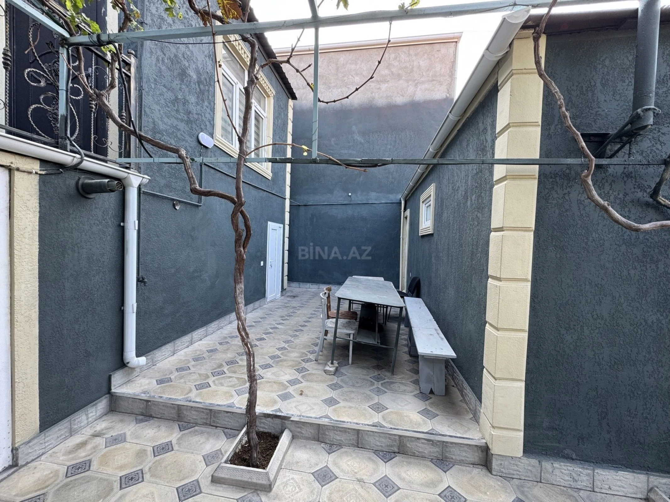 Satılır 5 otaqlı həyət evi 200 m²