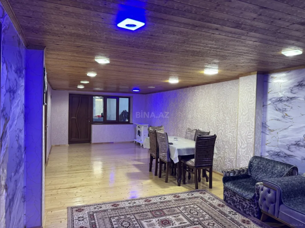 Satılır 5 otaqlı həyət evi 200 m²