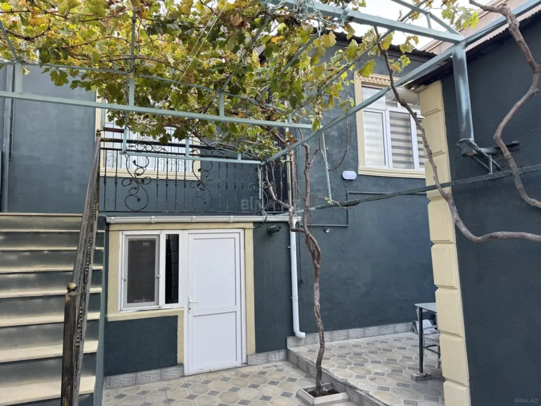 Satılır 5 otaqlı həyət evi 200 m²