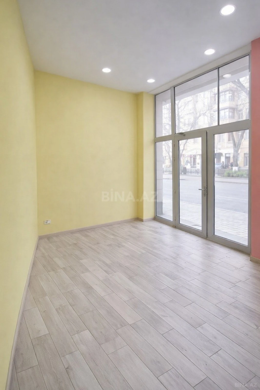 Kirayə verilir obyekt 340 m²