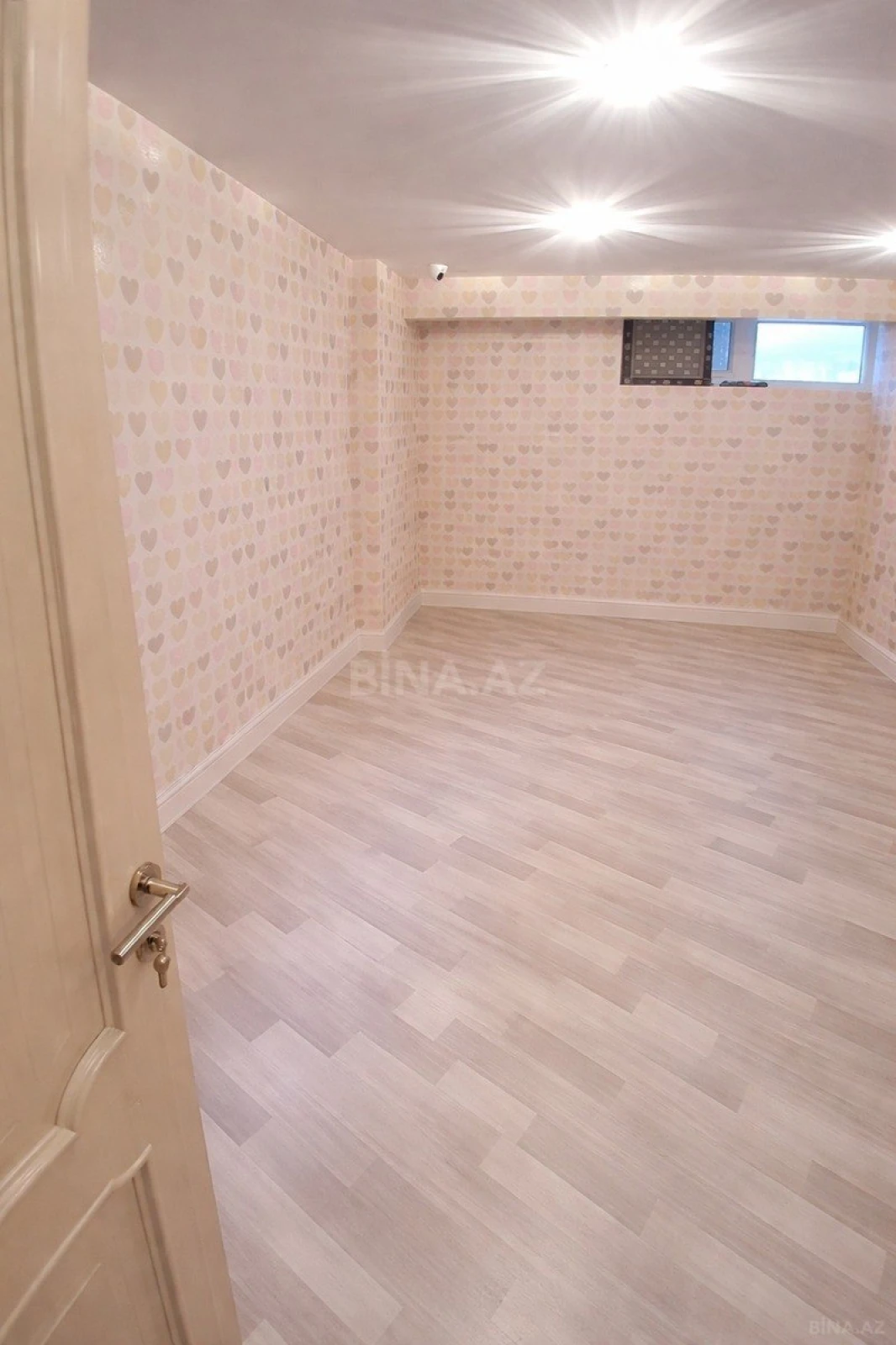 Kirayə verilir obyekt 340 m²