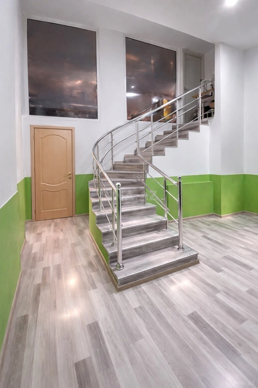 Kirayə verilir obyekt 340 m²