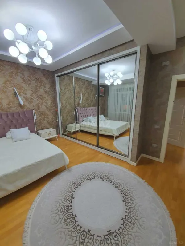 Satılır 3 otaqlı mənzil 115 m²