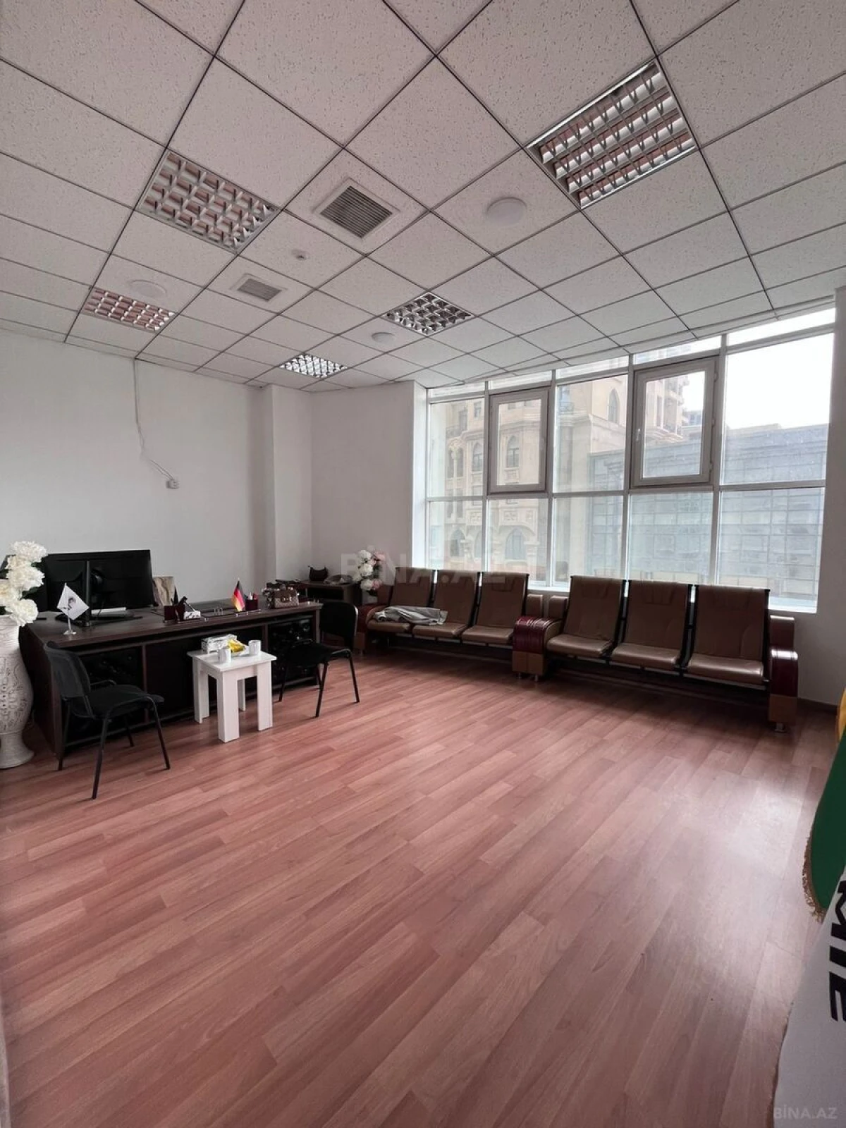 Kirayə verilir 5 otaqlı ofis 140 m²