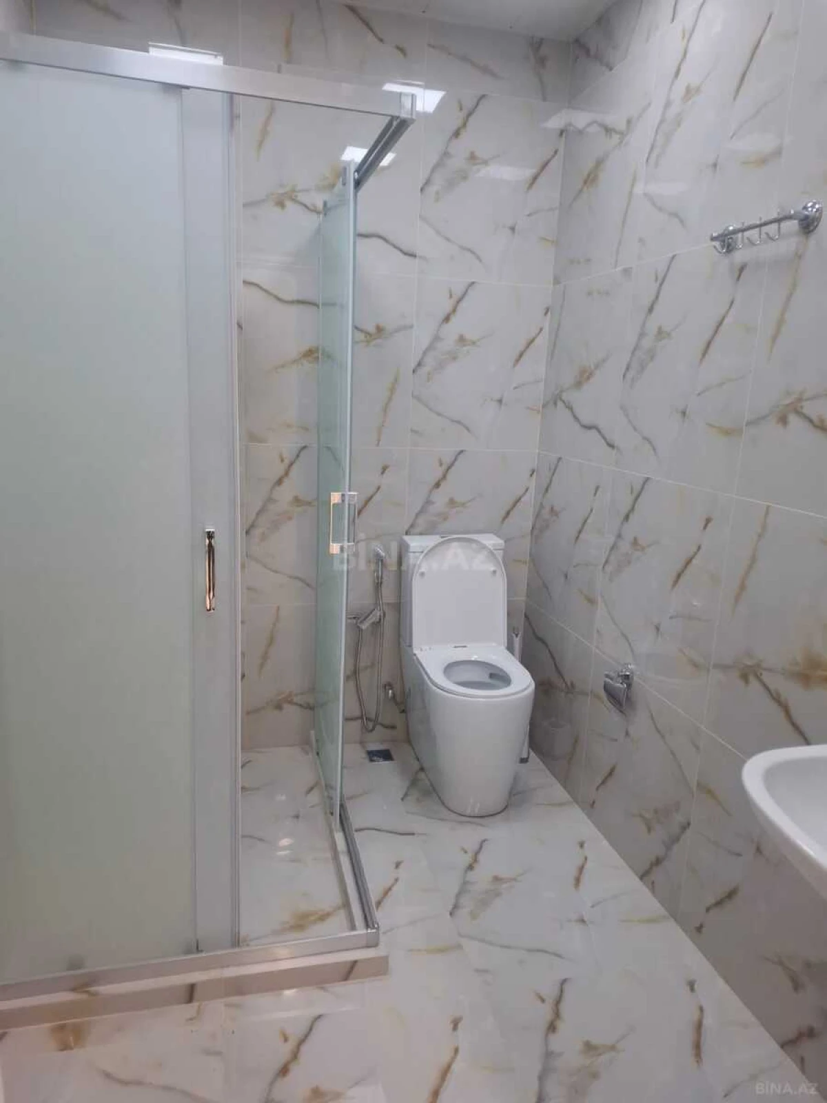 Kirayə verilir 3 otaqlı mənzil 120 m²