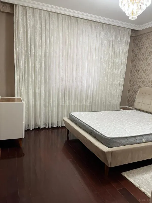 Kirayə verilir 2 otaqlı mənzil 90 m²