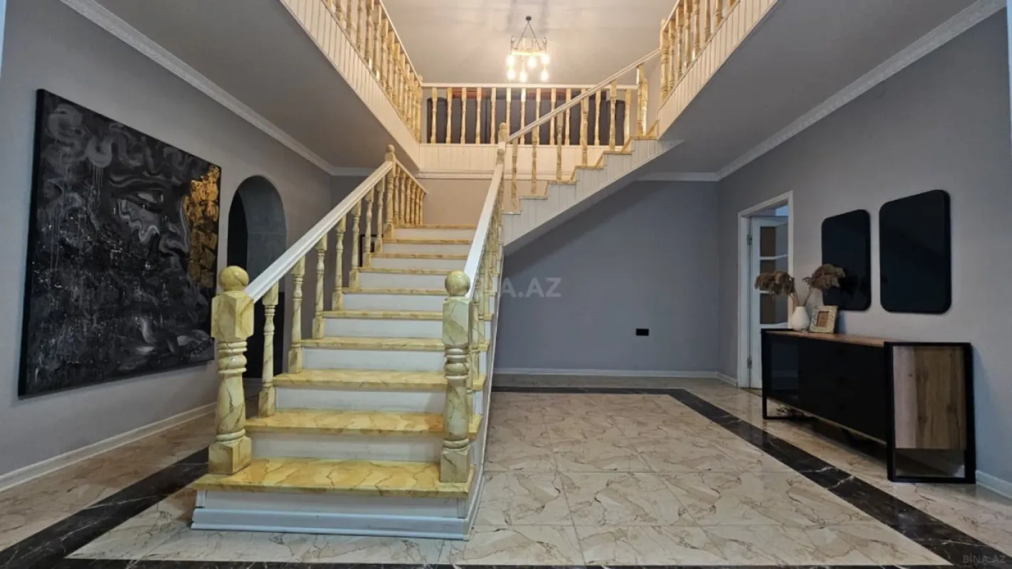 Kirayə verilir 9 otaqlı həyət evi 400 m²
