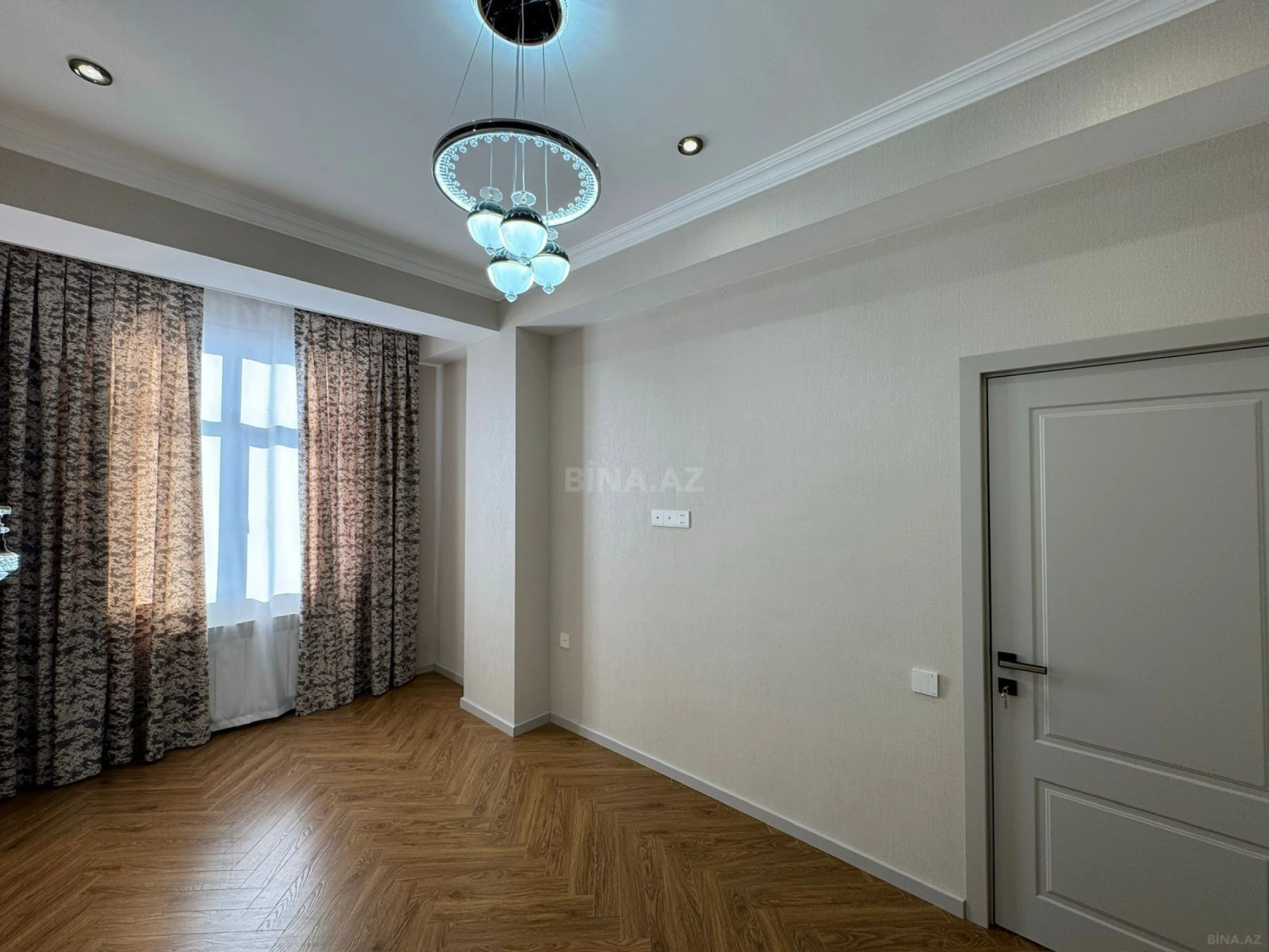 Satılır 3 otaqlı mənzil 86 m²