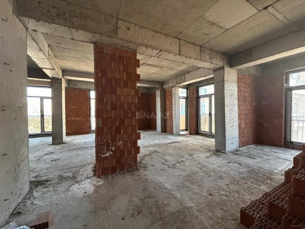 Satılır 3 otaqlı mənzil 118 m²