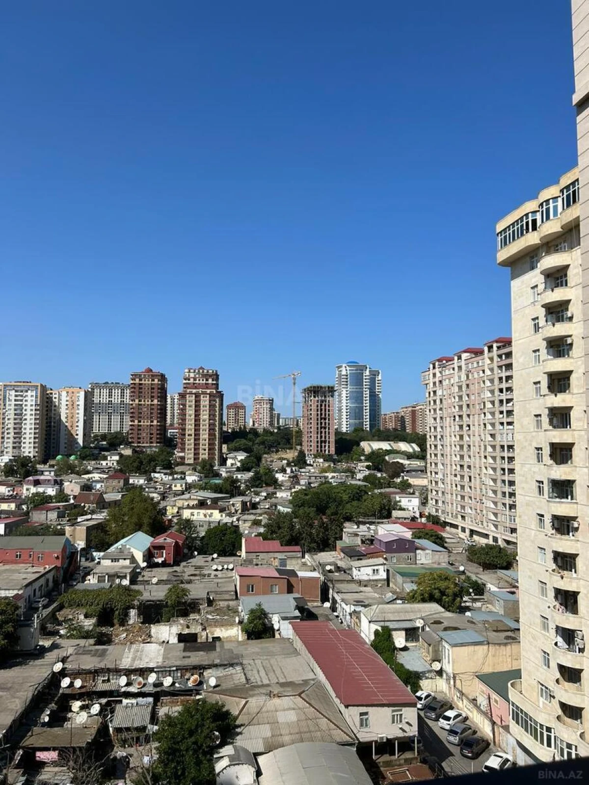 Satılır 3 otaqlı mənzil 118 m²