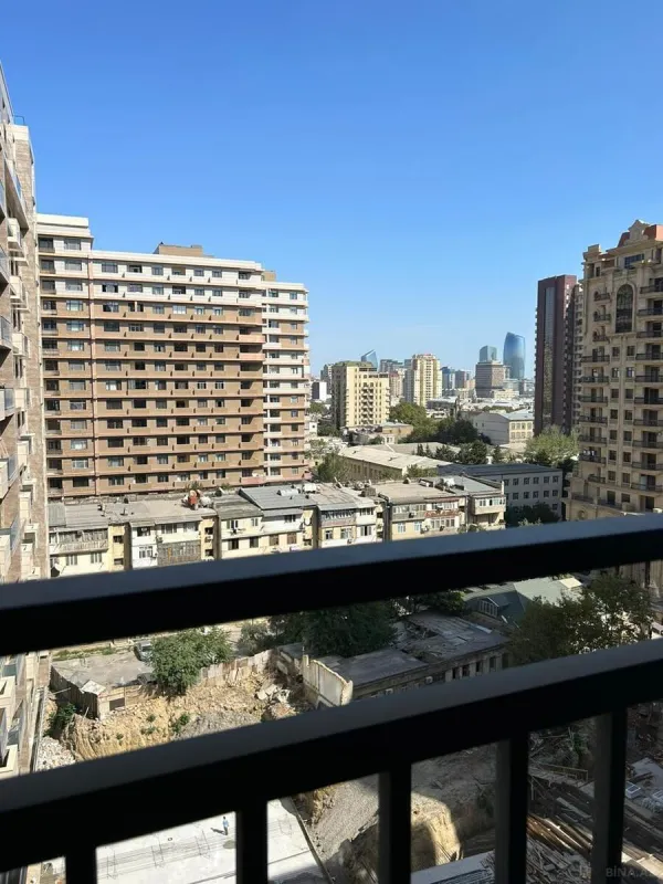 Satılır 3 otaqlı mənzil 118 m²
