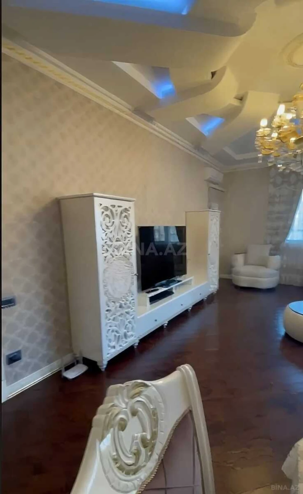 Kirayə verilir 3 otaqlı mənzil 155 m²