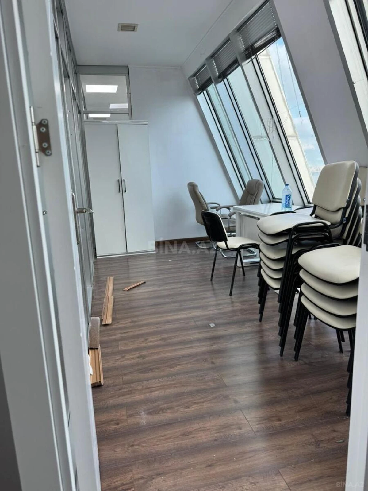 Kirayə verilir 5 otaqlı ofis 200 m²