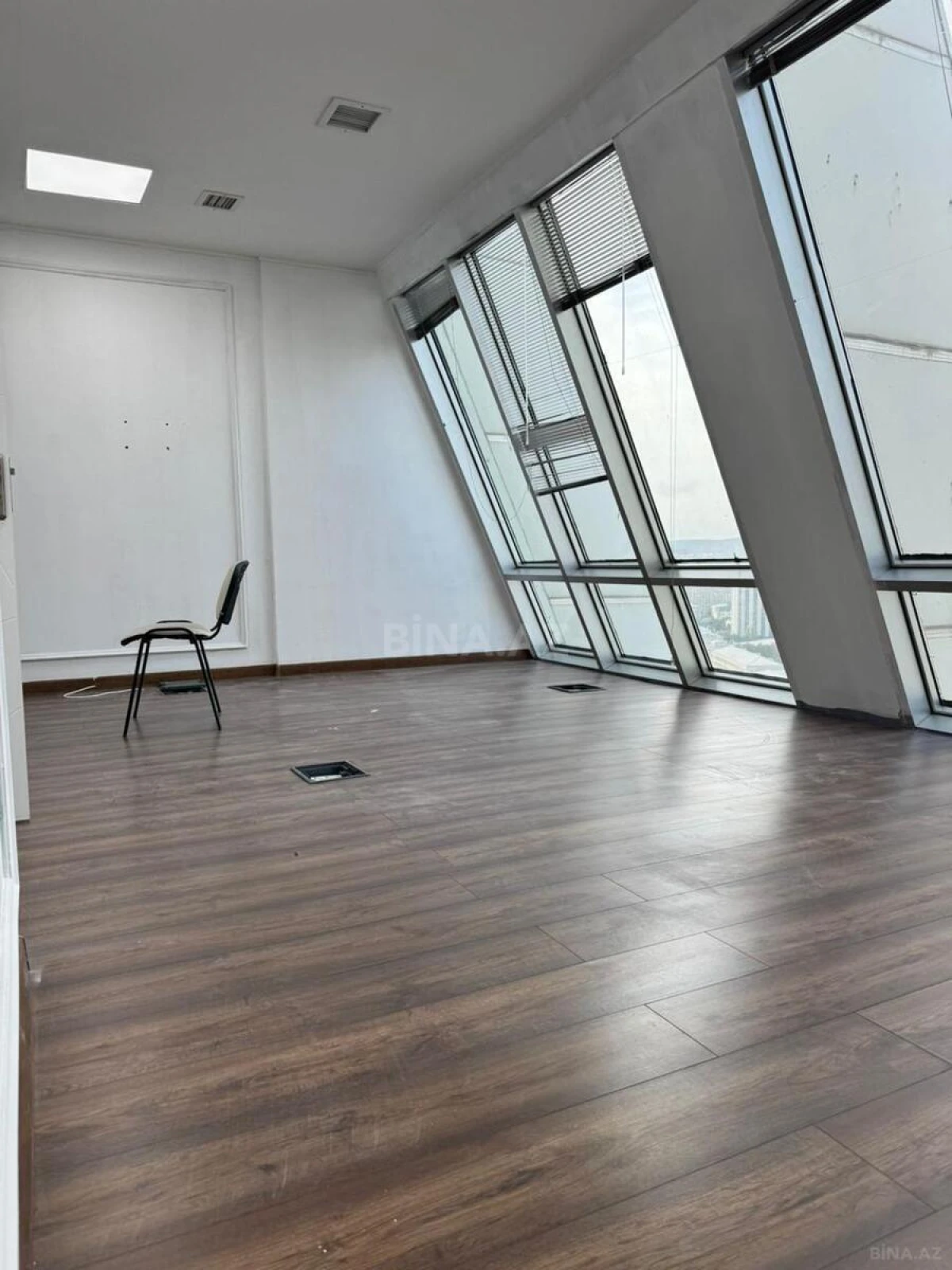 Kirayə verilir 5 otaqlı ofis 200 m²