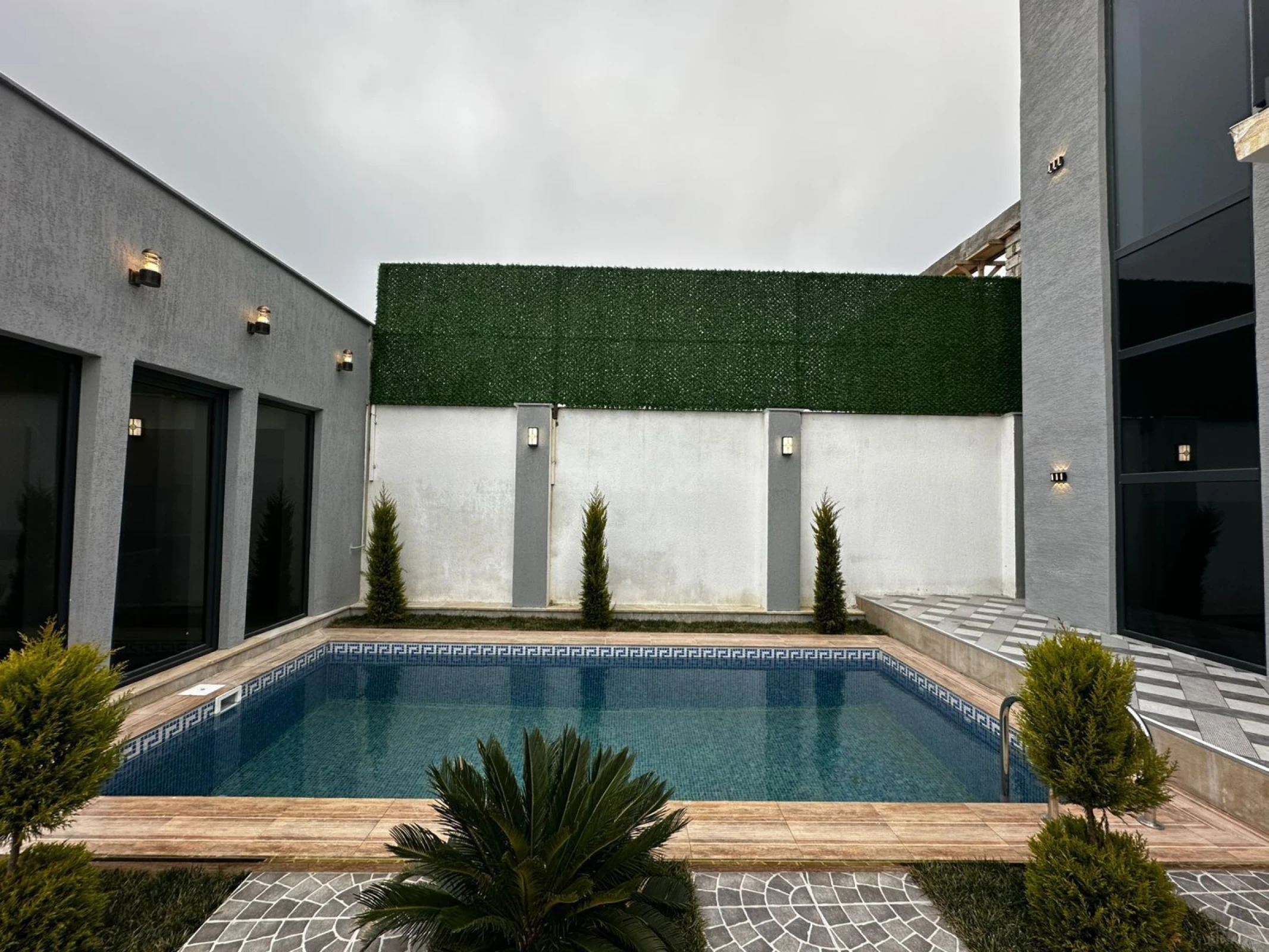 Satılır 4 otaqlı həyət evi 270 m²