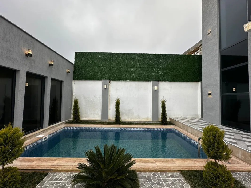 Satılır 4 otaqlı həyət evi 270 m²