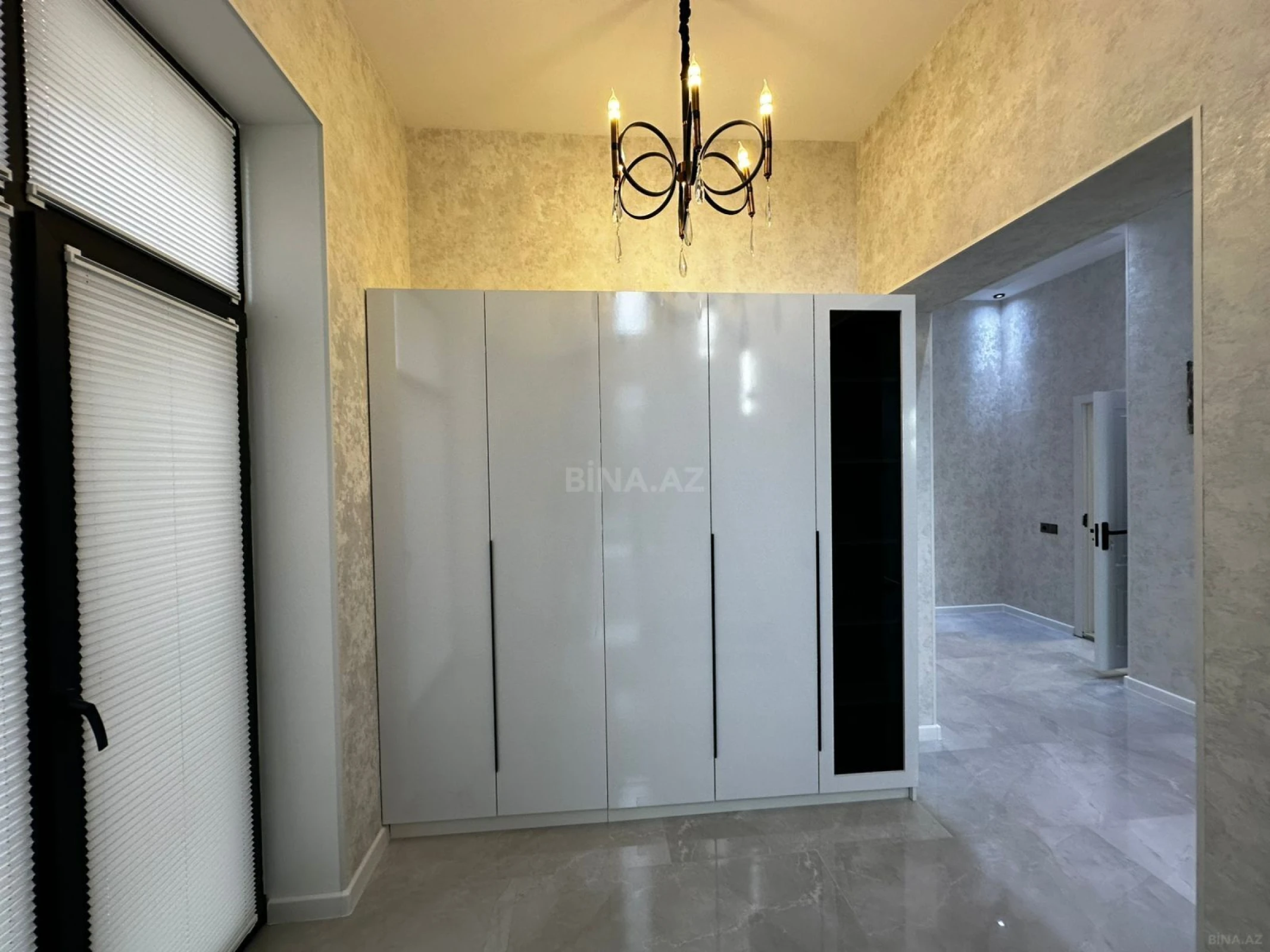 Satılır 4 otaqlı həyət evi 270 m²