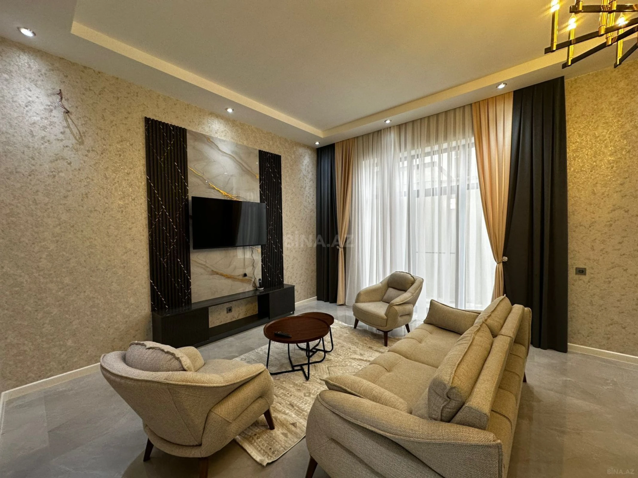 Satılır 4 otaqlı həyət evi 270 m²