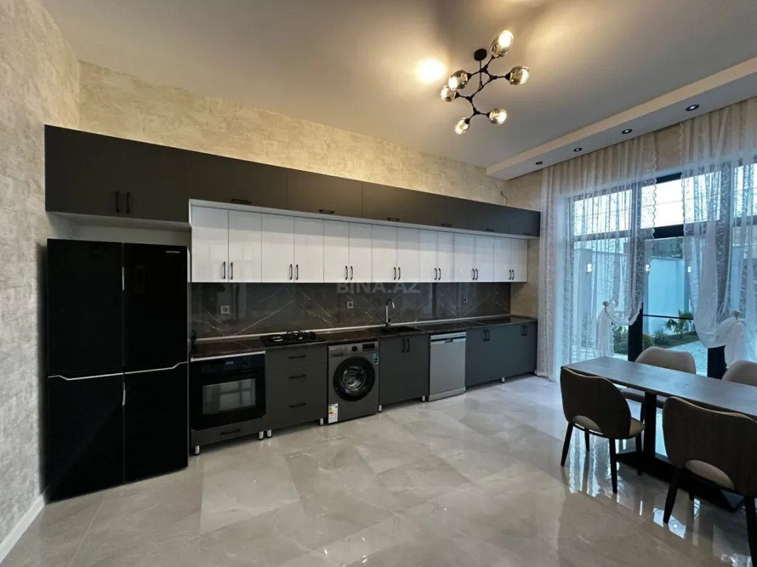 Satılır 4 otaqlı həyət evi 270 m²