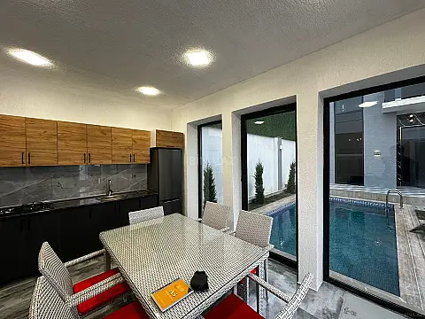 Satılır 4 otaqlı həyət evi 270 m²