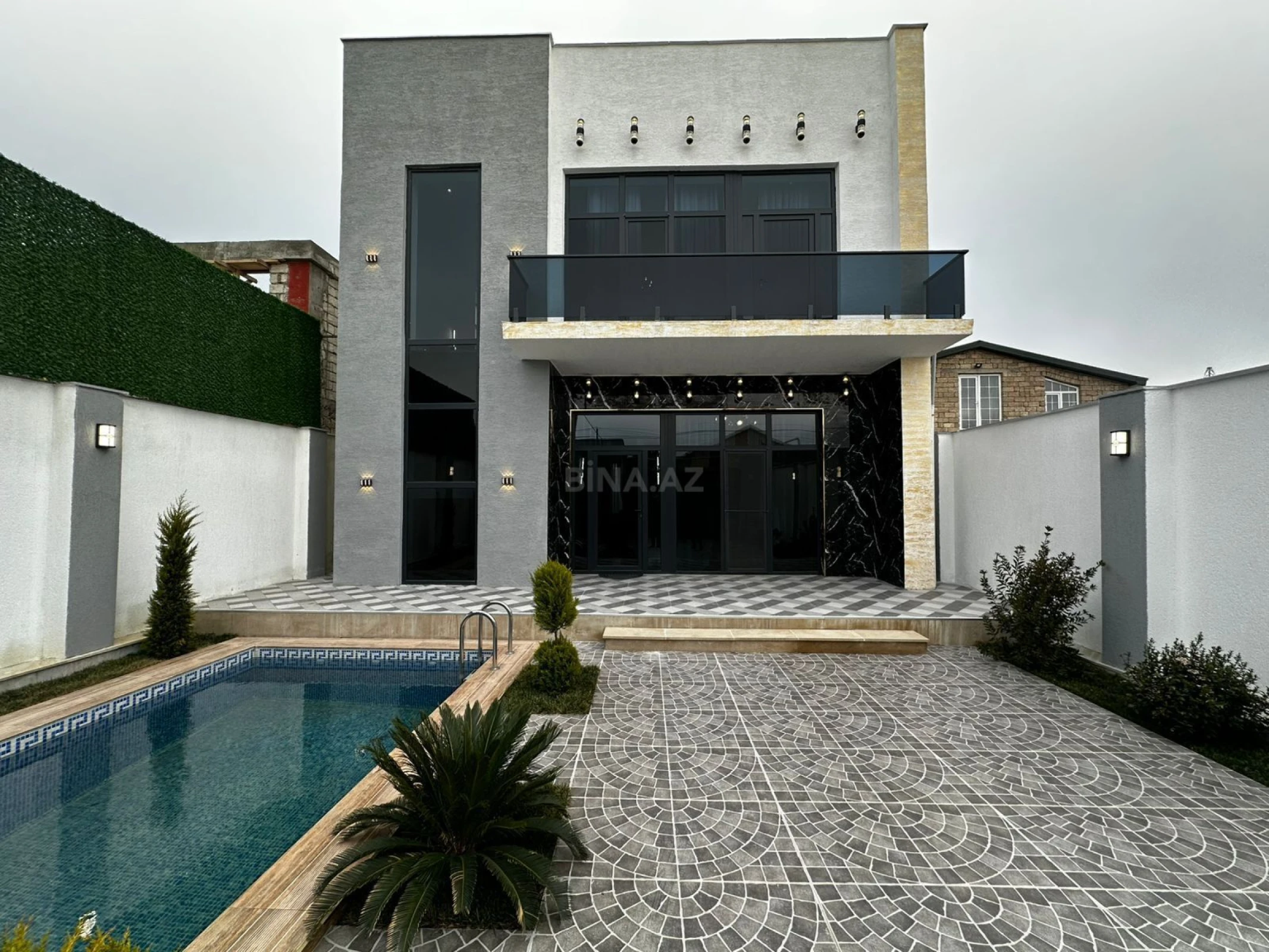 Satılır 4 otaqlı həyət evi 270 m²
