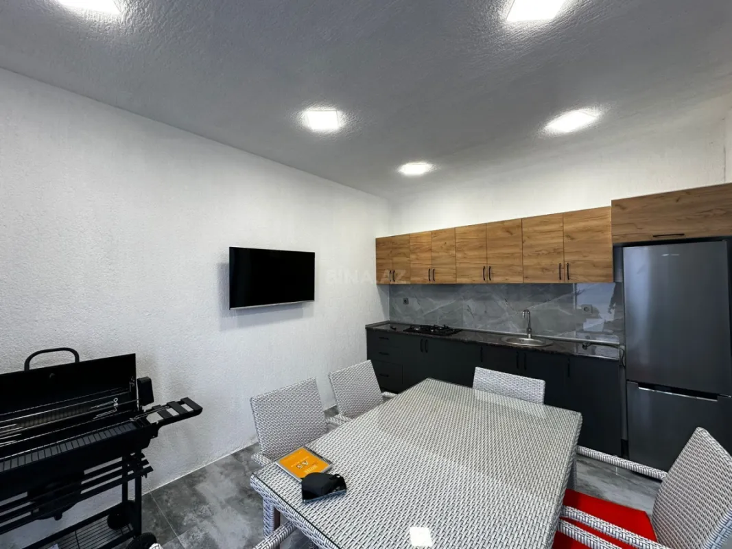 Satılır 4 otaqlı həyət evi 270 m²