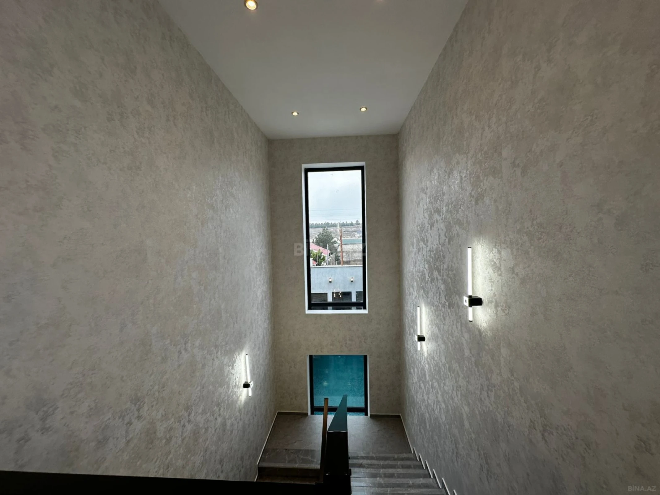 Satılır 4 otaqlı həyət evi 270 m²