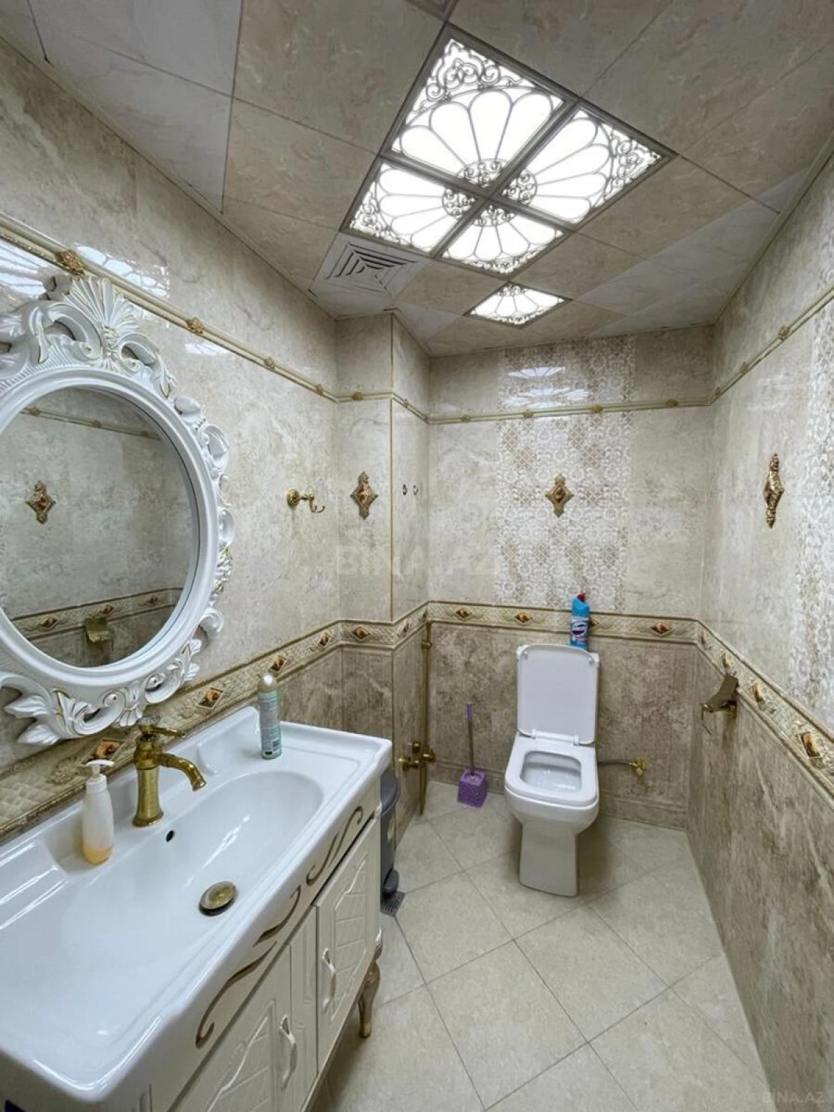 Kirayə verilir obyekt 240 m²