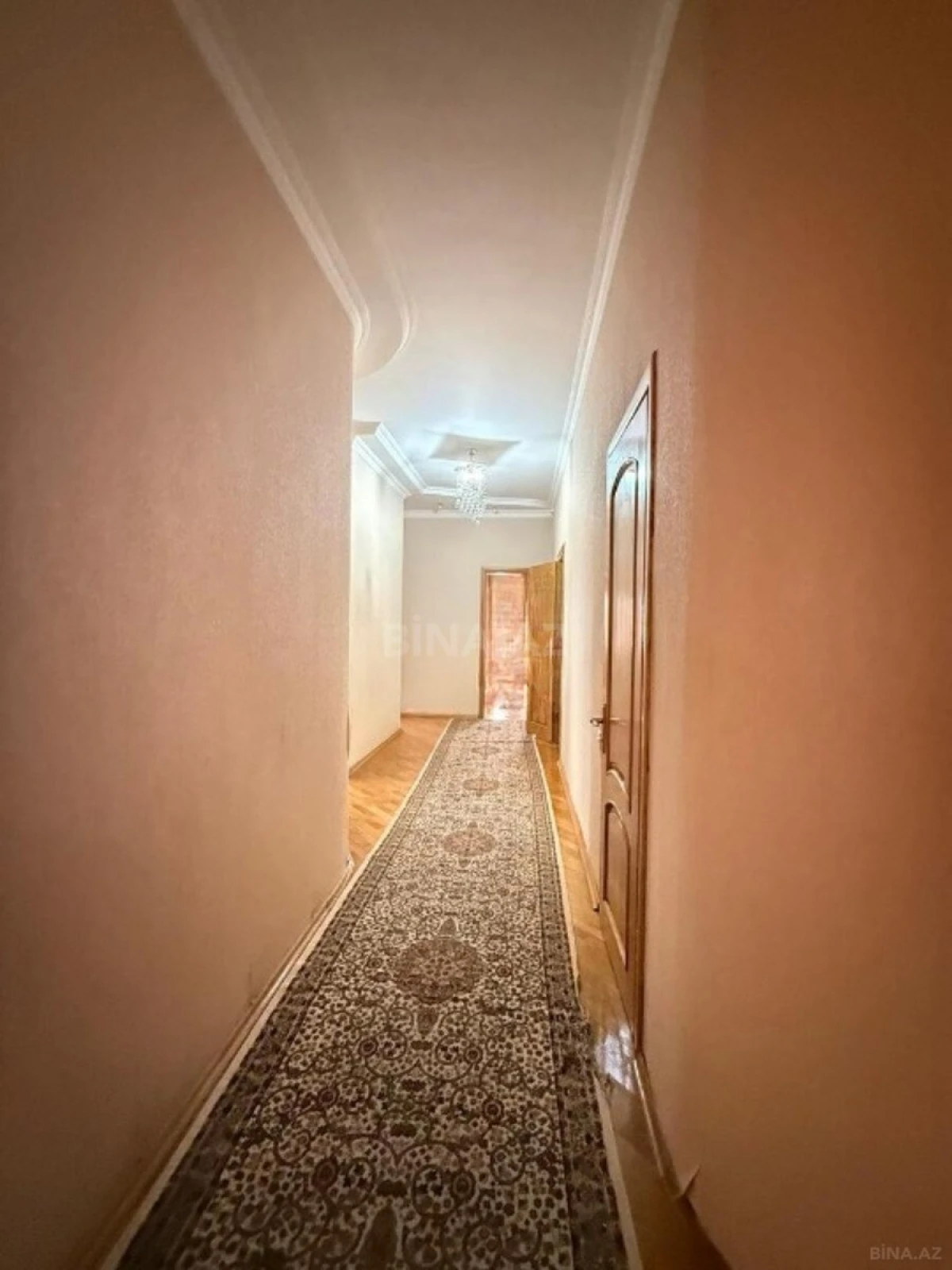 Kirayə verilir 3 otaqlı mənzil 141 m²