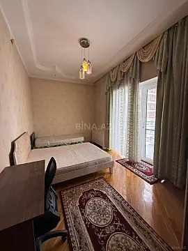 Kirayə verilir 3 otaqlı mənzil 141 m²
