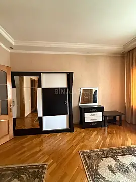 Kirayə verilir 3 otaqlı mənzil 141 m²