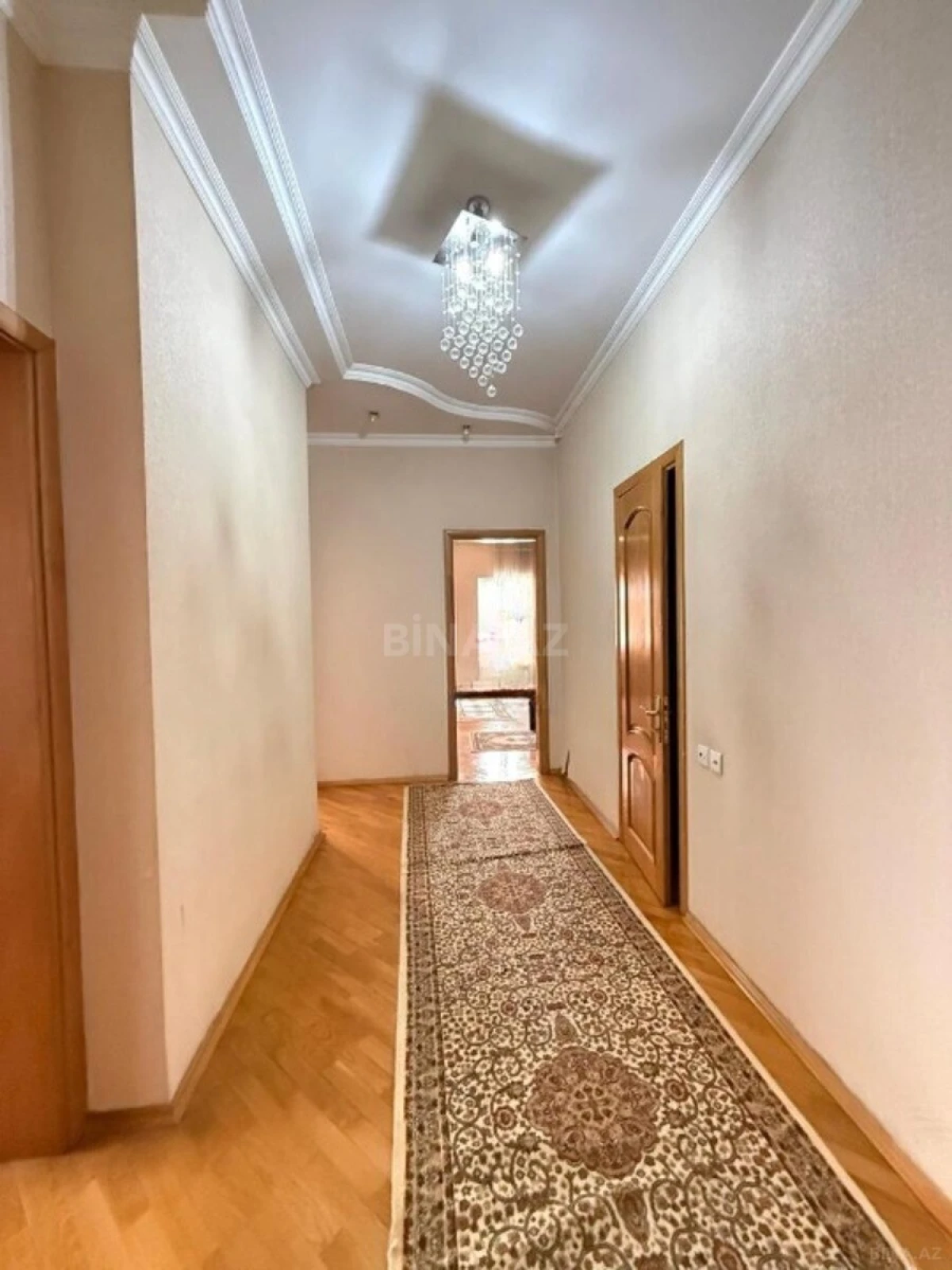 Kirayə verilir 3 otaqlı mənzil 141 m²