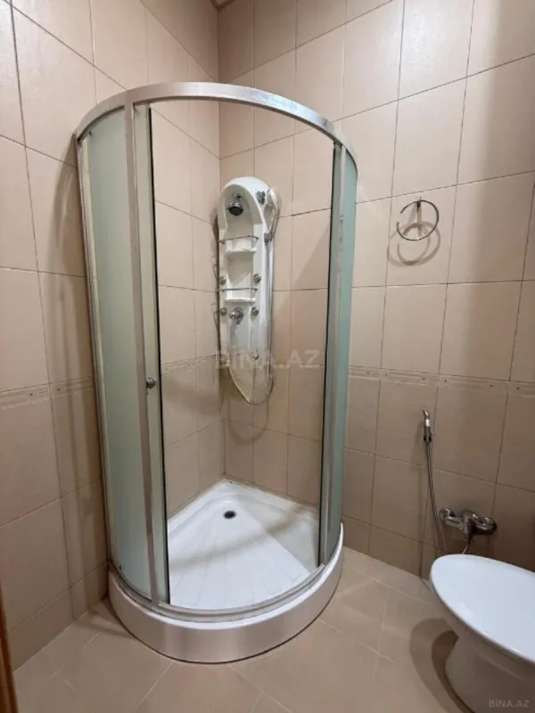 Kirayə verilir 3 otaqlı mənzil 141 m²