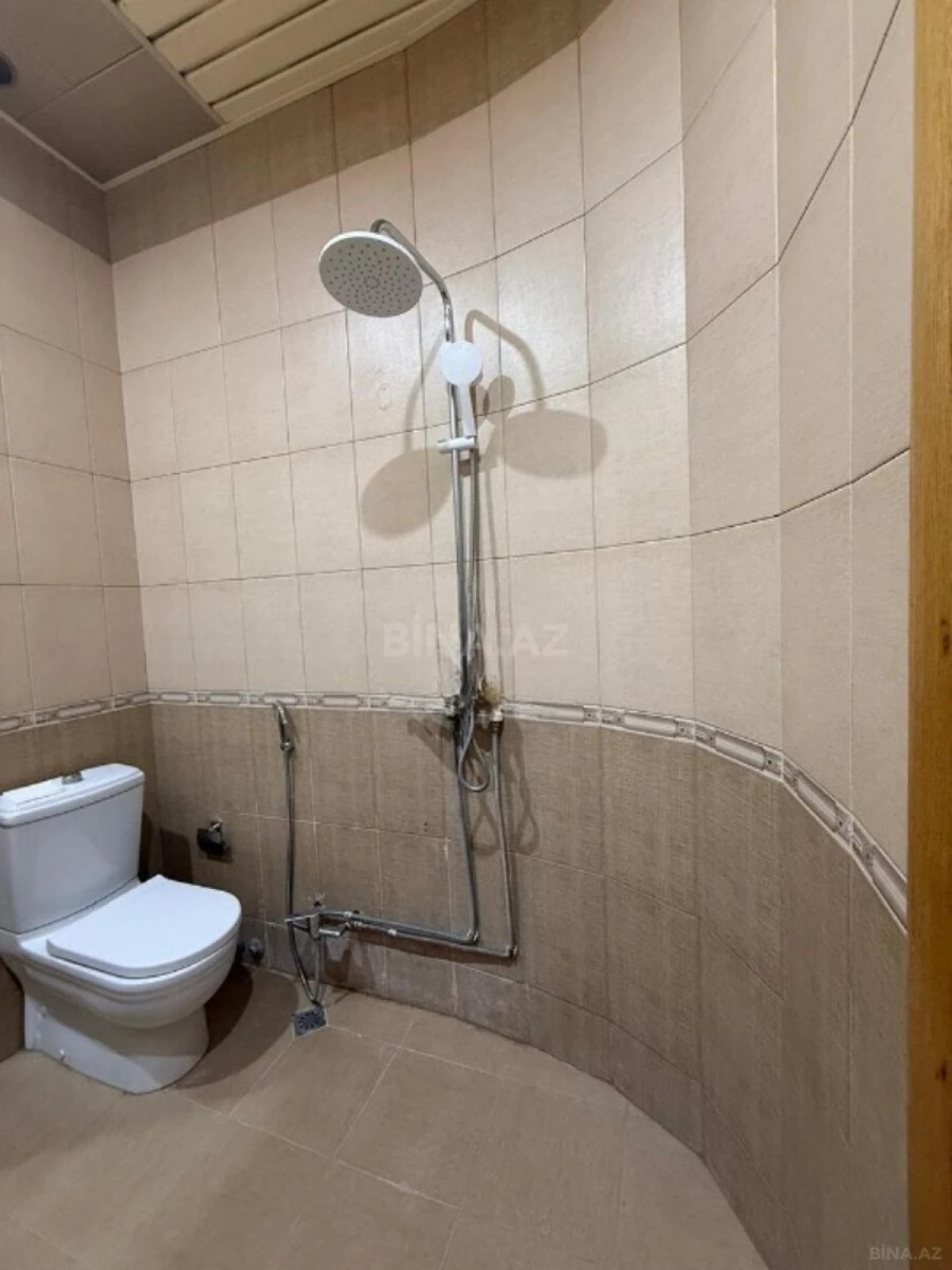 Kirayə verilir 3 otaqlı mənzil 141 m²
