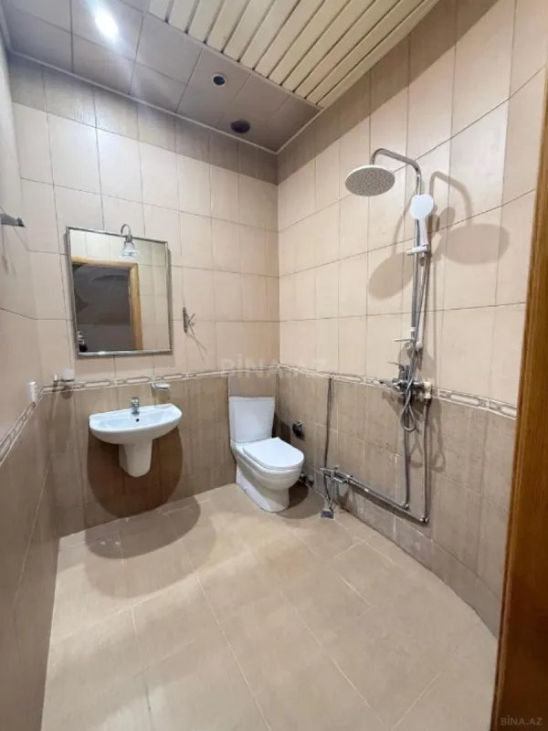 Kirayə verilir 3 otaqlı mənzil 141 m²