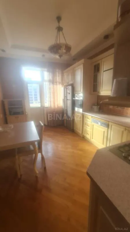 Kirayə verilir 3 otaqlı mənzil 120 m²