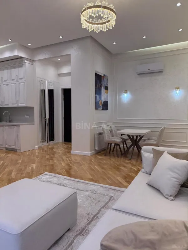 Kirayə verilir 2 otaqlı mənzil 77 m²