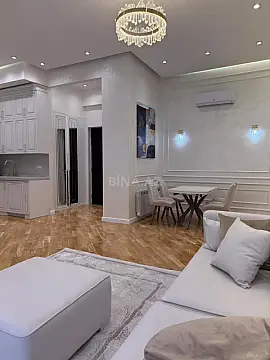 Kirayə verilir 2 otaqlı mənzil 77 m²