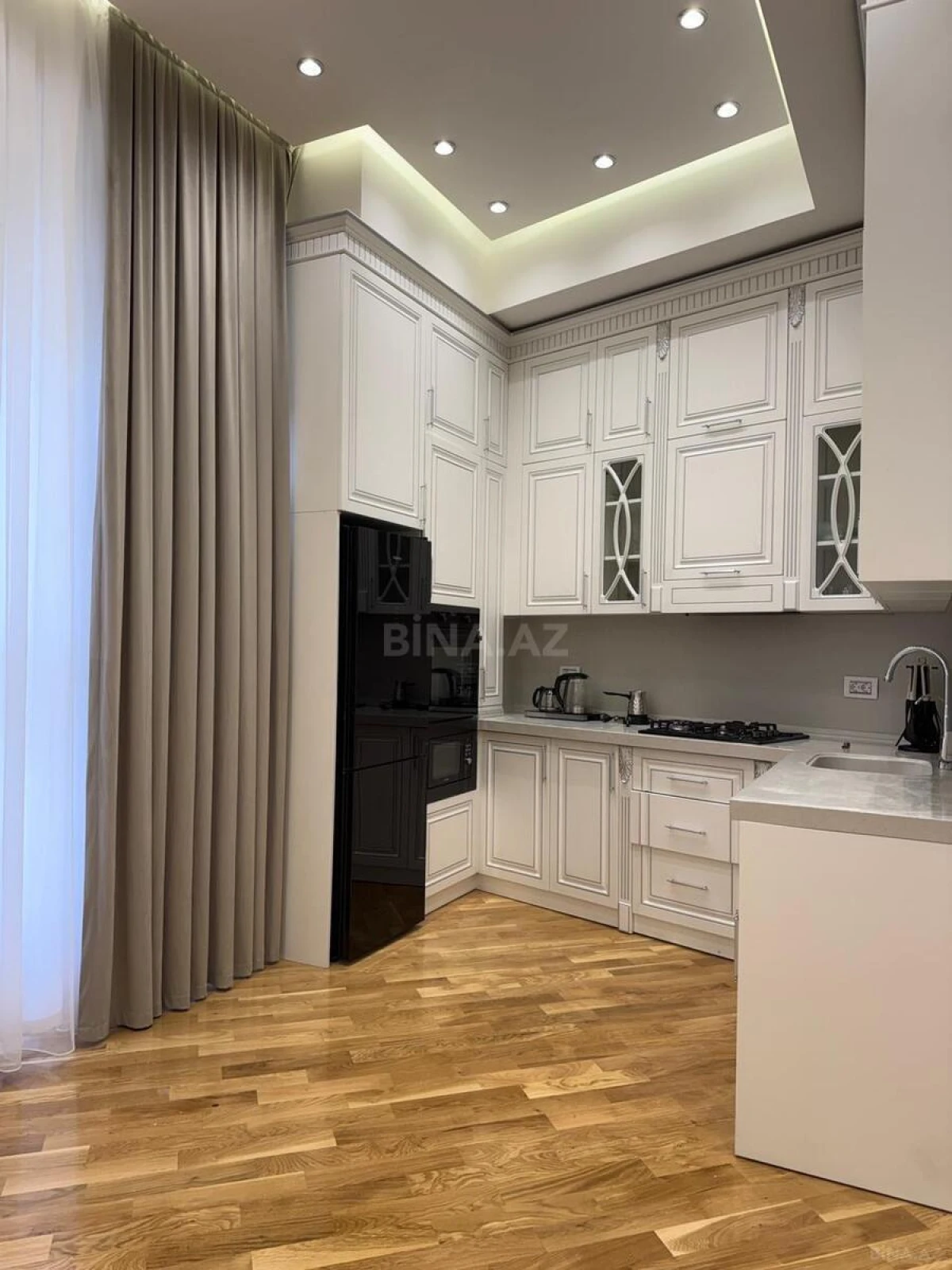Kirayə verilir 2 otaqlı mənzil 77 m²