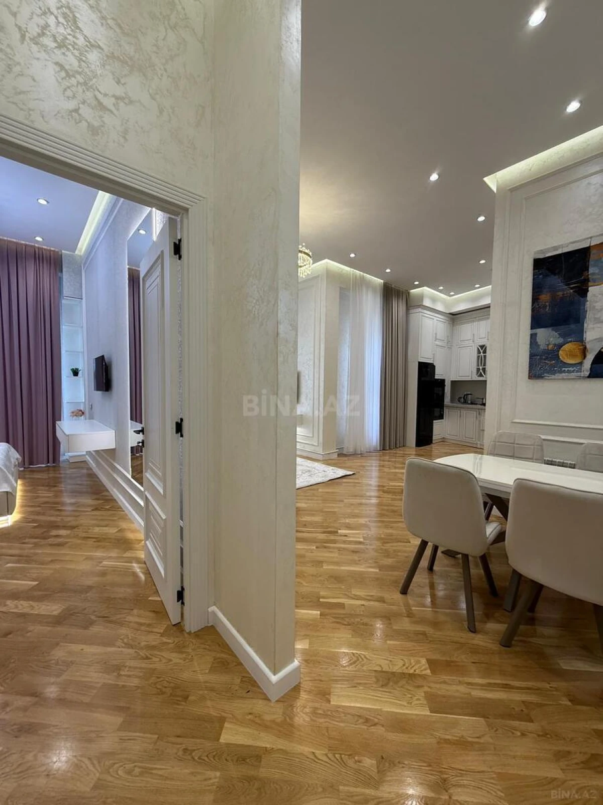 Kirayə verilir 2 otaqlı mənzil 77 m²