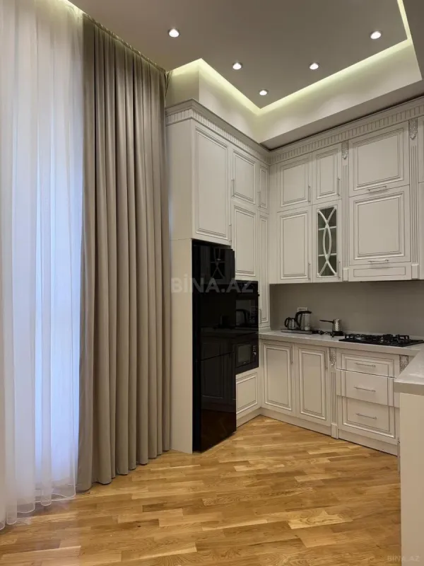 Kirayə verilir 2 otaqlı mənzil 77 m²