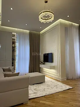 Kirayə verilir 2 otaqlı mənzil 77 m²