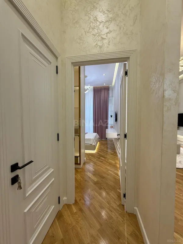 Kirayə verilir 2 otaqlı mənzil 77 m²