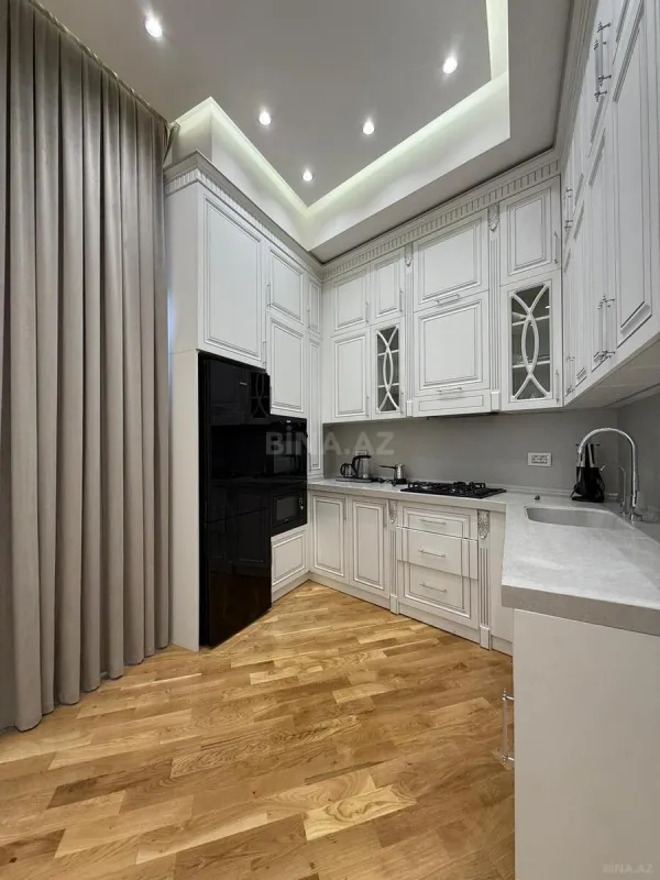 Kirayə verilir 2 otaqlı mənzil 77 m²