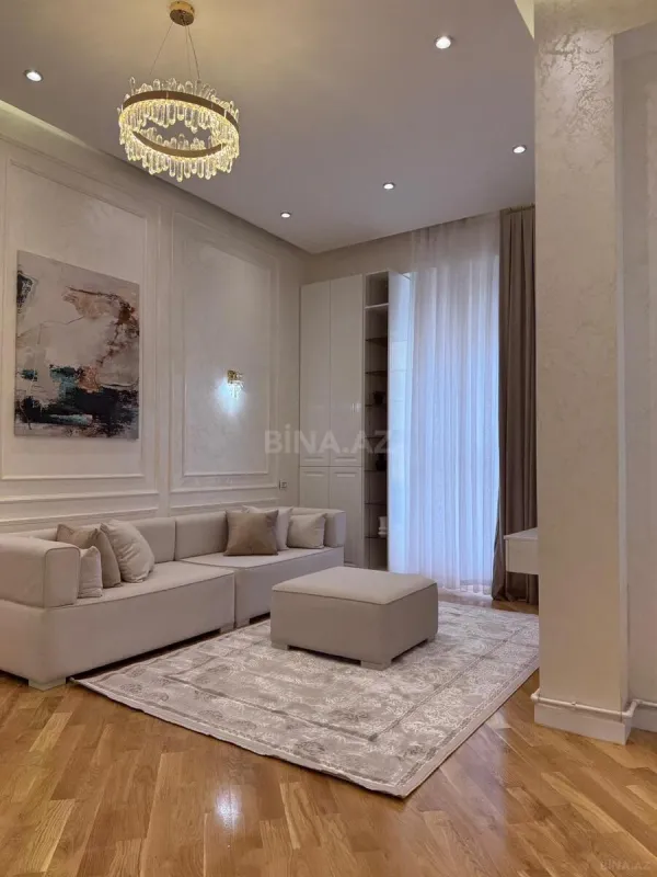 Kirayə verilir 2 otaqlı mənzil 77 m²