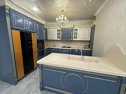 Satılır 6 otaqlı mənzil 800 m²