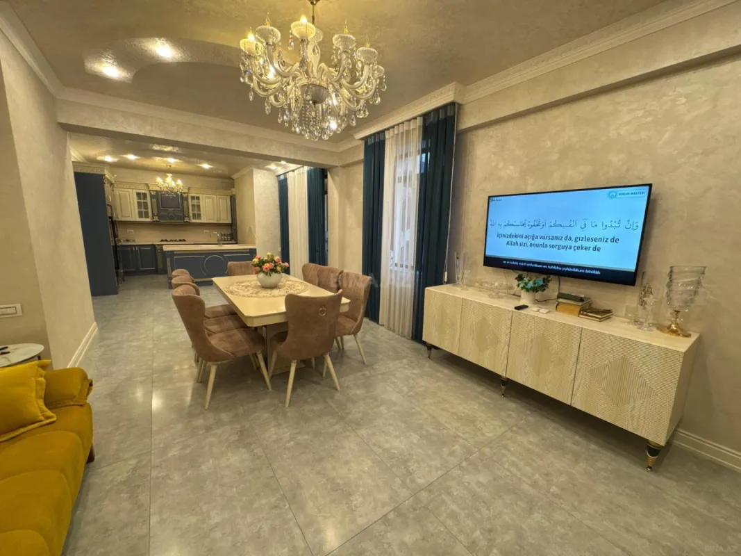 Satılır 6 otaqlı mənzil 800 m²
