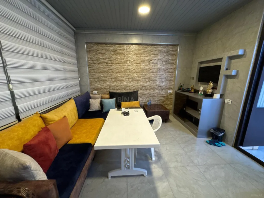 Satılır 6 otaqlı mənzil 800 m²