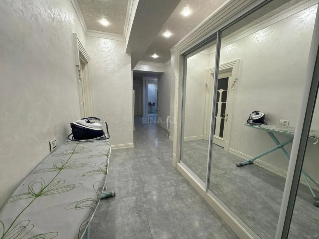 Satılır 6 otaqlı mənzil 800 m²