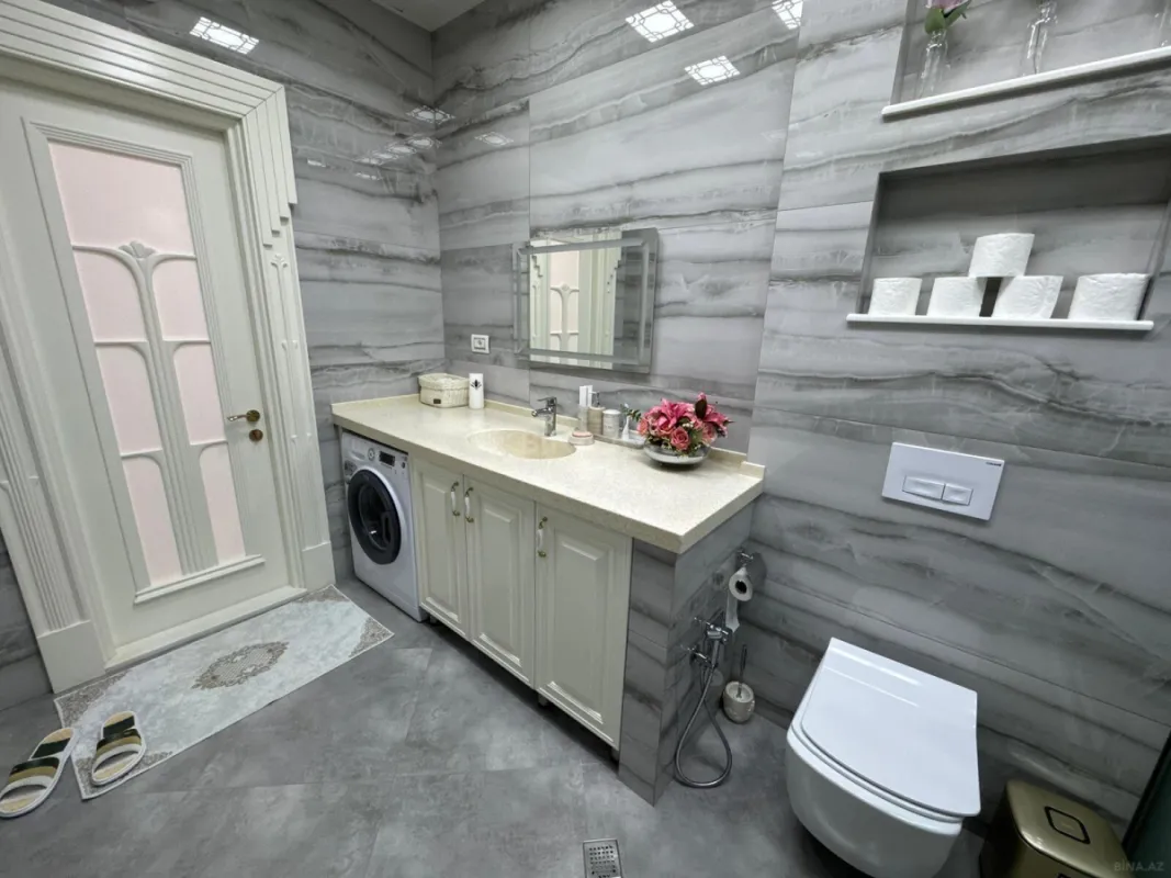 Satılır 6 otaqlı mənzil 800 m²